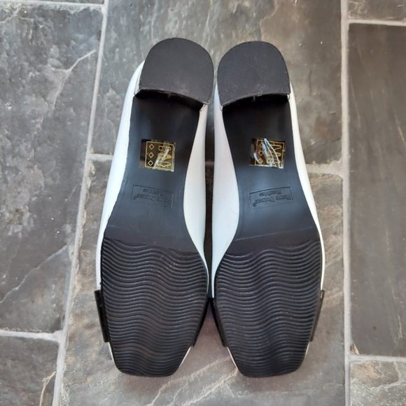 Black & White pumps with buckle - size 8M - Picture 3 of 6